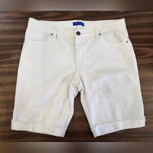 Simple Style Women's White Denim Long Jean Shorts Cuff Hem 5 Pockets, sz 12